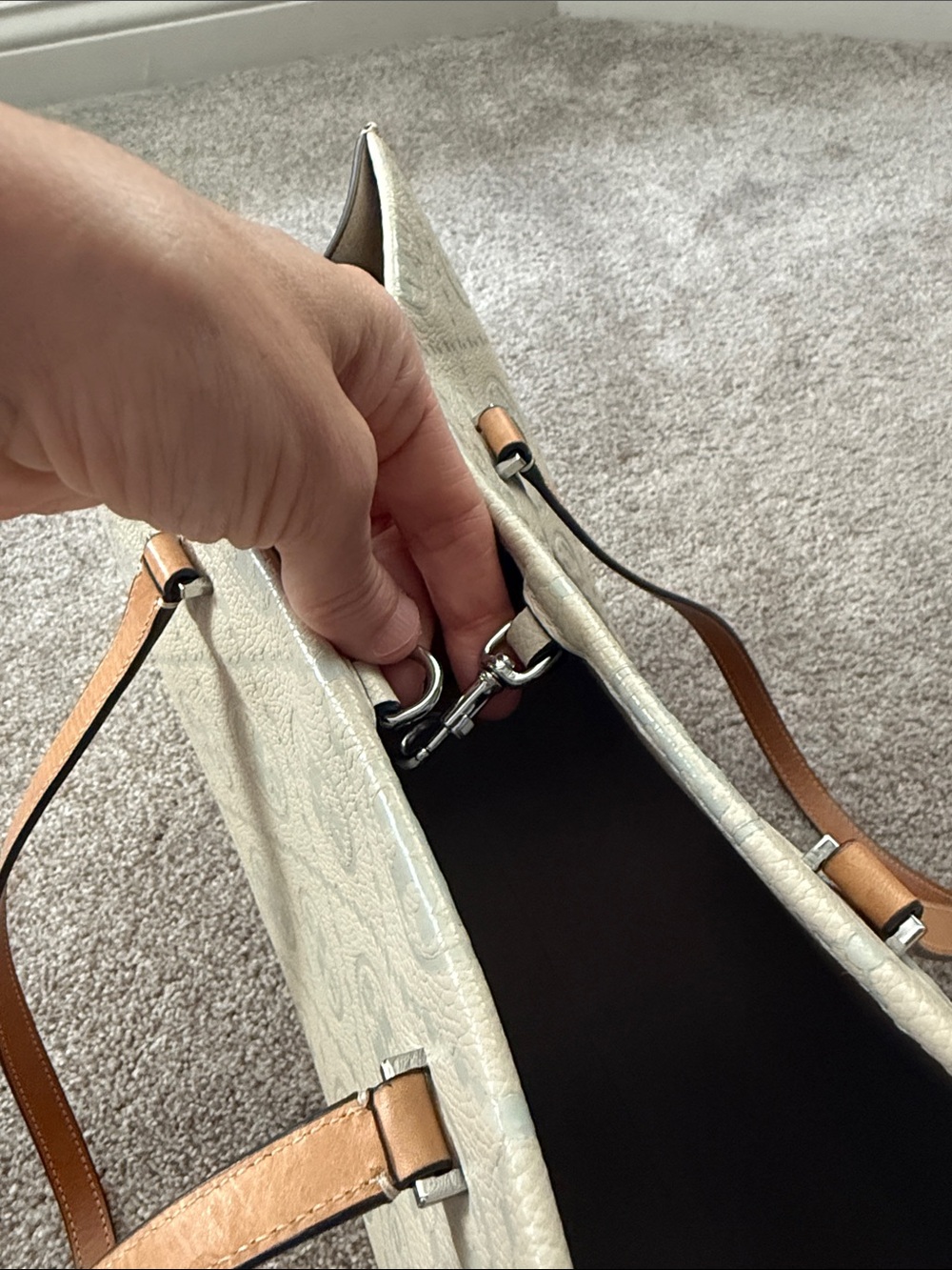 Tory Burch Light cream Logo-Print Tote with Tan Handles - Picture 5 of 14